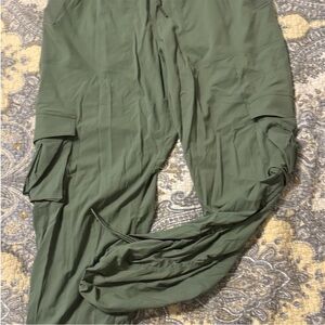 Lululemon Dance Studio Relaxed Fit Mid-rise Cargo Pant Size L